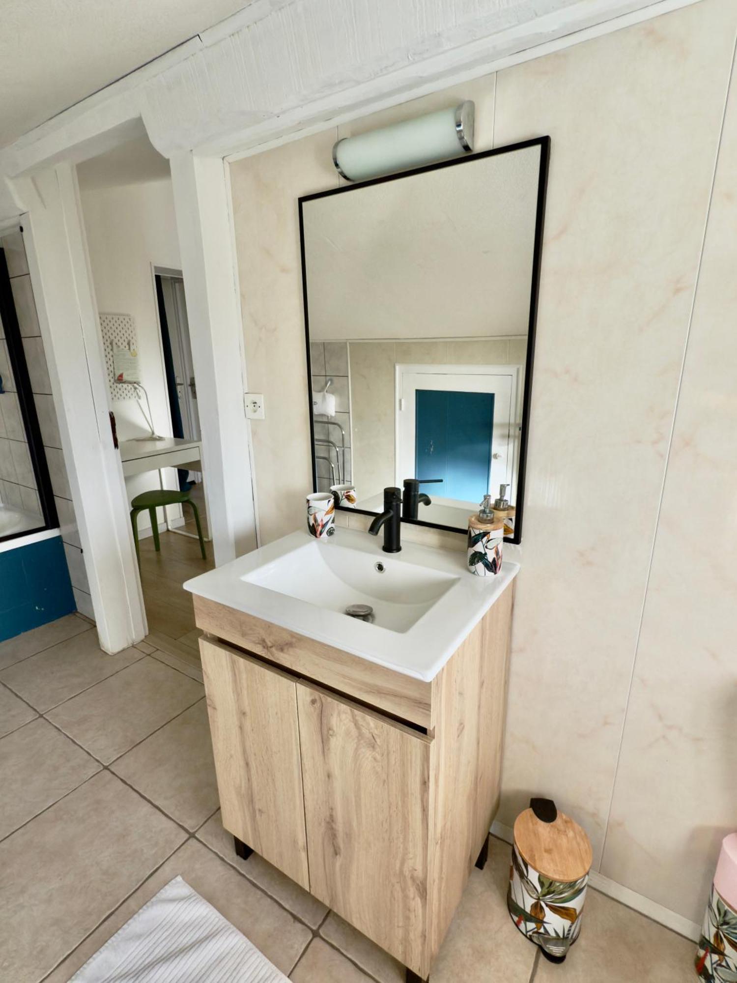 Maison Des Chenes 64 - Independant Apartment With Terrasse Boucau Luaran gambar
