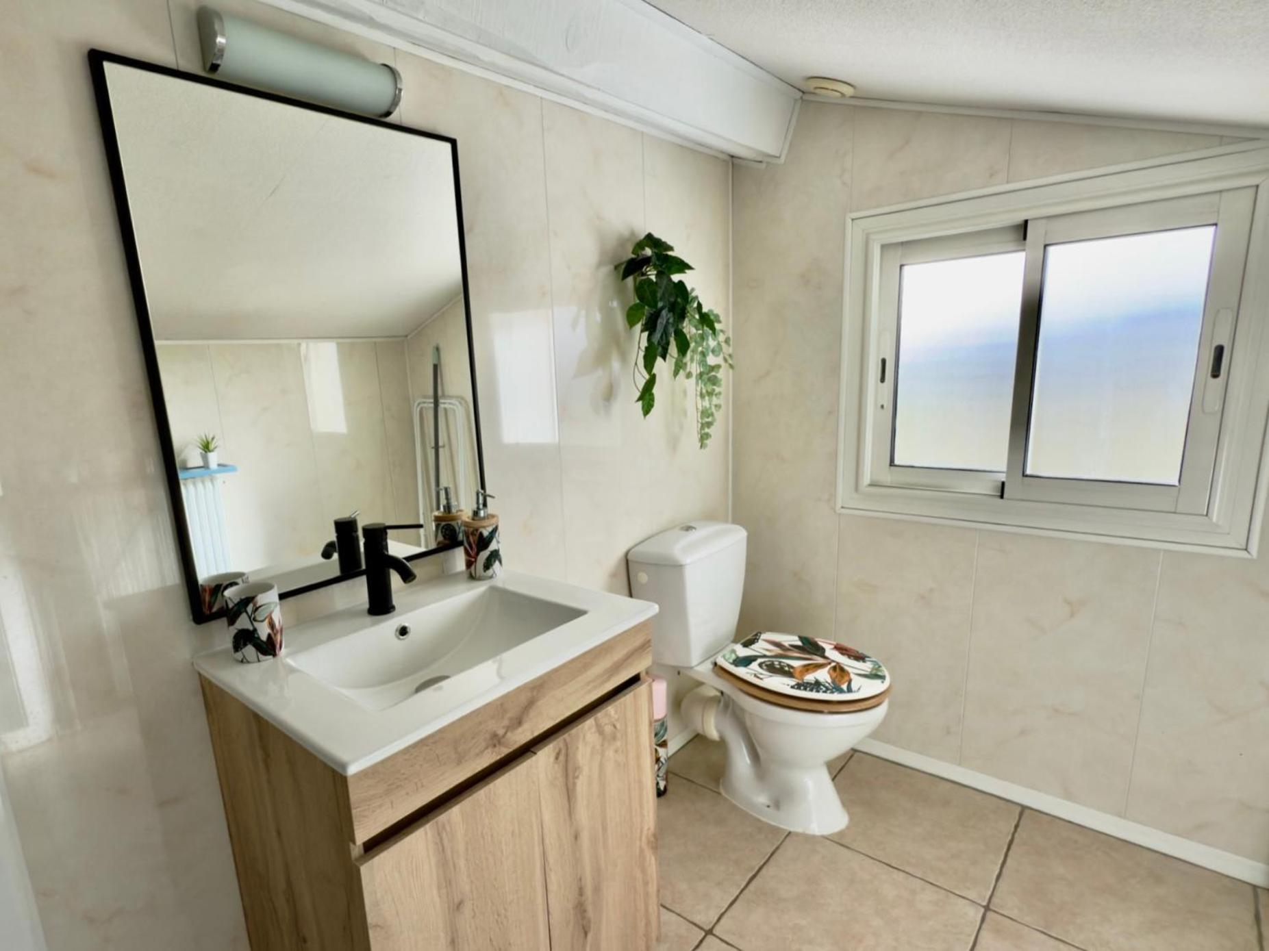 Maison Des Chenes 64 - Independant Apartment With Terrasse Boucau Luaran gambar